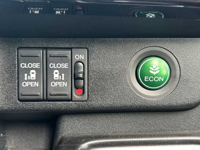 ホンダ ステップワゴン スパーダ クールスピリット 長野県 2016(平28)年 4.1万km プレミアムスパイスパープルP 禁煙車/純正ナビ/バックカメラ/フルセグTV/全周囲カメラ/BluetoothAudio/ステアリングスイッチ/純正フリップダウンモニター/純正16インチアルミホイール/社外AW付ノーマルタイヤ車載/純正エンジンスターター/両側電動スライドドア/レーン逸脱警報装置/レーンキープアシスト/前席シートヒーター/アイドリングストップ/革調シートカバー/LEDヘッドライト/プッシュスタート/ウインカーミラー/ビルトインETC/横滑り防止/オートライト/ミラーヒーター/パドルシフト/ベッドキット/スマートキー