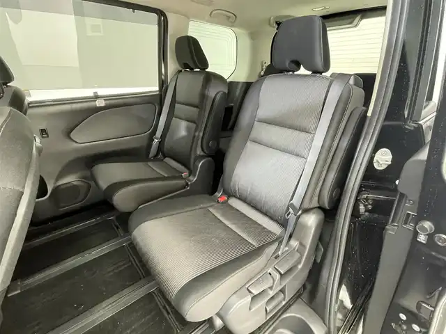 日産 セレナ e－パワー ハイウェイスター V 滋賀県 2022(令4)年 6.2万km ダイヤモンドブラック 純正9インチナビ/・Bluetooth/フルセグTV/CD/DVD/フリップダウンモニター/両側パワースライドドア/追従クルーズコントロール/全方位カメラ/シートヒーター/ステアリングヒーター/ステアリングリモコン/オートライト/オートハイビーム/LEDヘッドライト/オートブレーキホールド/プッシュスタート/純正前後ドライブレコーダー/ETC2.0/スマートキー