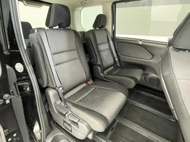 日産 セレナ e－パワー ハイウェイスター V 滋賀県 2022(令4)年 6.2万km ダイヤモンドブラック 純正9インチナビ/・Bluetooth/フルセグTV/CD/DVD/フリップダウンモニター/両側パワースライドドア/追従クルーズコントロール/全方位カメラ/シートヒーター/ステアリングヒーター/ステアリングリモコン/オートライト/オートハイビーム/LEDヘッドライト/オートブレーキホールド/プッシュスタート/純正前後ドライブレコーダー/ETC2.0/スマートキー