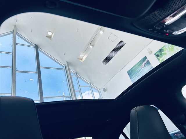 メルセデス・ベンツ ＣＬＡ２００ｄ AMGライン 大阪府 2019(令1)年 3.3万km マウンテングレー AMGレザーエクスクルーシブP/アドバンスドP/ワンオーナー/レーダーセーフティ/サンルーフ/HUD/赤黒革/メモリ付きパワーシート/シートヒーター/純正ナビ/TV/360度カメラ/ACC/ブラインドスポット/純正18インチAW/LEDヘッドライト/アンビエントライト/ワイヤレス充電