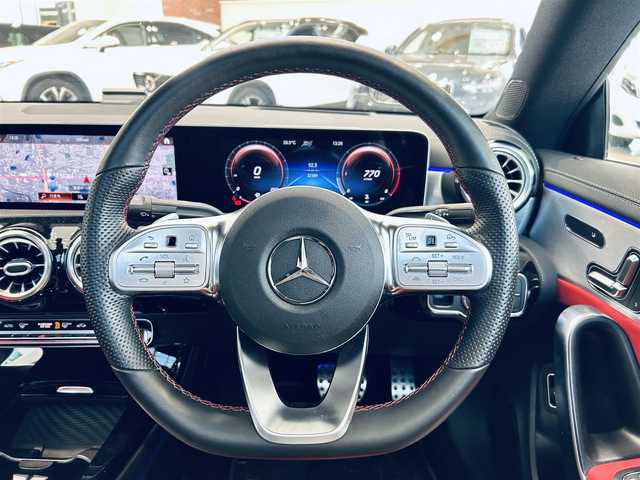 メルセデス・ベンツ ＣＬＡ２００ｄ AMGライン 大阪府 2019(令1)年 3.3万km マウンテングレー AMGレザーエクスクルーシブP/アドバンスドP/ワンオーナー/レーダーセーフティ/サンルーフ/HUD/赤黒革/メモリ付きパワーシート/シートヒーター/純正ナビ/TV/360度カメラ/ACC/ブラインドスポット/純正18インチAW/LEDヘッドライト/アンビエントライト/ワイヤレス充電