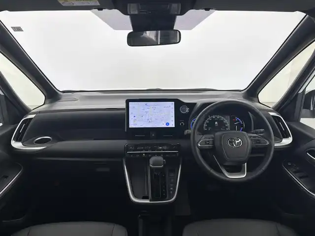 トヨタ ノア ハイブリッド S－Z 富山県 2023(令5)年 2万km ホワイトパールクリスタルシャイン 純正10.5型ディスプレイオーディオ/（AM/FM/BT/DVD/USB/HDMI/フルセグ）/バックカメラ/ETC/ハーフレザーシート/シートヒーター/両側パワースライドドア/衝突被害軽減システム/レーダークルーズコントロール/レーンキープアシスト/コーナーセンサー/横滑り防止装置/アイドリングストップ/純正アルミホイール/オートLEDライト/オートマチックハイビーム/オートホールド付電子パーキング/革巻きステアリング/ステアリングスイッチ/スマートキー/スペアキー