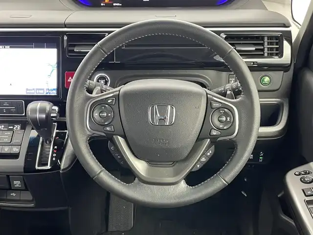 ホンダ ステップワゴン スパーダ ホンダセンシング 埼玉県 2020(令2)年 3万km プラチナホワイトパール 純正１０インチナビ　フリップダウンモニター　バックカメラ　ビルトインＥＴＣ２．０　両側パワースライドドア　　レーダークルーズコントロール　パドルシフト　ドラレコ　純正アルミ　ＬＥＤライト　地デジフルセグTV スマートキー　オートライト