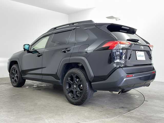 トヨタ ＲＡＶ４ アドベンチャー オフロードPKG 兵庫県 2021(令3)年 6.9万km アティチュードブラックマイカ ・純正9インチディスプレイナビ&TV&USB&BT&Miracast/・バックカメラ/・ETC2.0/・トヨタセーフティセンス/・プリクラッシュセーフティ/・ブラインドスポットモニター/・レーントレーシングアシスト/・リヤクロストラフィックアラート/・パーキングサポートブレーキ/・ロードサインアシスト/・クリアランスソナー/・オートハイビーム/・レーダークルーズコントロール/・オートライト/・パワーバックドア/・合皮シート/・運転席パワーシート/・運転席・助手席シートヒーター/・運転席・助手席エアシート/・シートベンチレーション/・ステアリングヒーター/・電子パーキング/・オートホールド/・デジタルインナーミラー/・LEDライト/・フォグライト/・横滑り防止装置/・スマートキー/・スペアキー/・プッシュスタート/・保証書/・取扱説明書