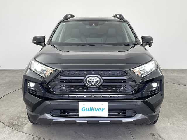 トヨタ ＲＡＶ４ アドベンチャー オフロードPKG 兵庫県 2021(令3)年 6.9万km アティチュードブラックマイカ ・純正9インチディスプレイナビ&TV&USB&BT&Miracast/・バックカメラ/・ETC2.0/・トヨタセーフティセンス/・プリクラッシュセーフティ/・ブラインドスポットモニター/・レーントレーシングアシスト/・リヤクロストラフィックアラート/・パーキングサポートブレーキ/・ロードサインアシスト/・クリアランスソナー/・オートハイビーム/・レーダークルーズコントロール/・オートライト/・パワーバックドア/・合皮シート/・運転席パワーシート/・運転席・助手席シートヒーター/・運転席・助手席エアシート/・シートベンチレーション/・ステアリングヒーター/・電子パーキング/・オートホールド/・デジタルインナーミラー/・LEDライト/・フォグライト/・横滑り防止装置/・スマートキー/・スペアキー/・プッシュスタート/・保証書/・取扱説明書