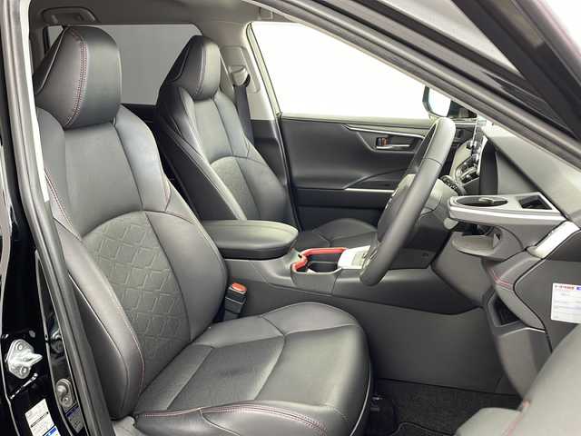 トヨタ ＲＡＶ４ アドベンチャー オフロードPKG 兵庫県 2021(令3)年 6.9万km アティチュードブラックマイカ ・純正9インチディスプレイナビ&TV&USB&BT&Miracast/・バックカメラ/・ETC2.0/・トヨタセーフティセンス/・プリクラッシュセーフティ/・ブラインドスポットモニター/・レーントレーシングアシスト/・リヤクロストラフィックアラート/・パーキングサポートブレーキ/・ロードサインアシスト/・クリアランスソナー/・オートハイビーム/・レーダークルーズコントロール/・オートライト/・パワーバックドア/・合皮シート/・運転席パワーシート/・運転席・助手席シートヒーター/・運転席・助手席エアシート/・シートベンチレーション/・ステアリングヒーター/・電子パーキング/・オートホールド/・デジタルインナーミラー/・LEDライト/・フォグライト/・横滑り防止装置/・スマートキー/・スペアキー/・プッシュスタート/・保証書/・取扱説明書