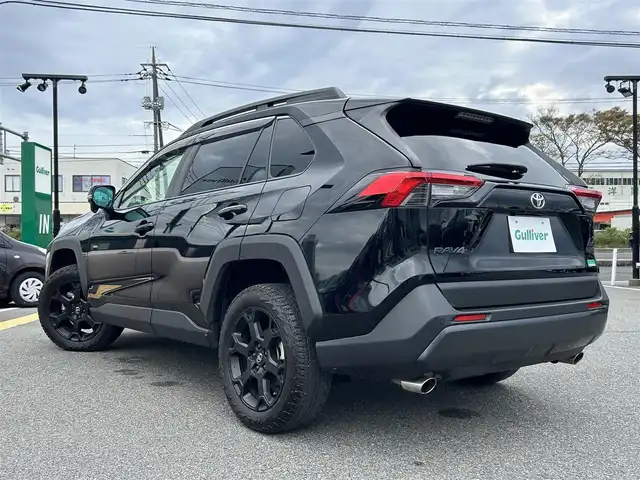 トヨタ ＲＡＶ４ アドベンチャー オフロードPKG 鳥取県 2021(令3)年 6.9万km アティチュードブラックマイカ ４・W・D/純正9インチディスプレイナビ&TV&USB&BT&Miracast/バックカメラ/ETC2.0/トヨタセーフティセンス/プリクラッシュセーフティ/ブラインドスポットモニター/レーントレーシングアシスト/リヤクロストラフィックアラート/パーキングサポートブレーキ/ロードサインアシスト/クリアランスソナー/オートハイビーム/レーダークルーズコントロール/オートライト/パワーバックドア/合皮シート/運転席パワーシート/運転席・助手席シートヒーター/運転席・助手席エアシート/シートベンチレーション/ステアリングヒーター/電子パーキング/オートホールド/デジタルインナーミラー/LEDライト/フォグライト/純正18インチアルミホイール/横滑り防止装置/スマートキー/スペアキー/プッシュスタート/保証書/取扱説明書