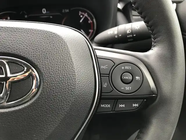 トヨタ ＲＡＶ４ アドベンチャー オフロードPKG 鳥取県 2021(令3)年 6.9万km アティチュードブラックマイカ ４・W・D/純正9インチディスプレイナビ&TV&USB&BT&Miracast/バックカメラ/ETC2.0/トヨタセーフティセンス/プリクラッシュセーフティ/ブラインドスポットモニター/レーントレーシングアシスト/リヤクロストラフィックアラート/パーキングサポートブレーキ/ロードサインアシスト/クリアランスソナー/オートハイビーム/レーダークルーズコントロール/オートライト/パワーバックドア/合皮シート/運転席パワーシート/運転席・助手席シートヒーター/運転席・助手席エアシート/シートベンチレーション/ステアリングヒーター/電子パーキング/オートホールド/デジタルインナーミラー/LEDライト/フォグライト/純正18インチアルミホイール/横滑り防止装置/スマートキー/スペアキー/プッシュスタート/保証書/取扱説明書