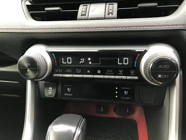トヨタ ＲＡＶ４ アドベンチャー オフロードPKG 鳥取県 2021(令3)年 6.9万km アティチュードブラックマイカ ４・W・D/純正9インチディスプレイナビ&TV&USB&BT&Miracast/バックカメラ/ETC2.0/トヨタセーフティセンス/プリクラッシュセーフティ/ブラインドスポットモニター/レーントレーシングアシスト/リヤクロストラフィックアラート/パーキングサポートブレーキ/ロードサインアシスト/クリアランスソナー/オートハイビーム/レーダークルーズコントロール/オートライト/パワーバックドア/合皮シート/運転席パワーシート/運転席・助手席シートヒーター/運転席・助手席エアシート/シートベンチレーション/ステアリングヒーター/電子パーキング/オートホールド/デジタルインナーミラー/LEDライト/フォグライト/純正18インチアルミホイール/横滑り防止装置/スマートキー/スペアキー/プッシュスタート/保証書/取扱説明書