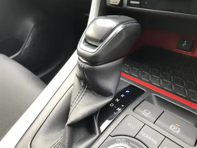 トヨタ ＲＡＶ４ アドベンチャー オフロードPKG 鳥取県 2021(令3)年 6.9万km アティチュードブラックマイカ ４・W・D/純正9インチディスプレイナビ&TV&USB&BT&Miracast/バックカメラ/ETC2.0/トヨタセーフティセンス/プリクラッシュセーフティ/ブラインドスポットモニター/レーントレーシングアシスト/リヤクロストラフィックアラート/パーキングサポートブレーキ/ロードサインアシスト/クリアランスソナー/オートハイビーム/レーダークルーズコントロール/オートライト/パワーバックドア/合皮シート/運転席パワーシート/運転席・助手席シートヒーター/運転席・助手席エアシート/シートベンチレーション/ステアリングヒーター/電子パーキング/オートホールド/デジタルインナーミラー/LEDライト/フォグライト/純正18インチアルミホイール/横滑り防止装置/スマートキー/スペアキー/プッシュスタート/保証書/取扱説明書