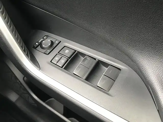 トヨタ ＲＡＶ４ アドベンチャー オフロードPKG 鳥取県 2021(令3)年 6.9万km アティチュードブラックマイカ ４・W・D/純正9インチディスプレイナビ&TV&USB&BT&Miracast/バックカメラ/ETC2.0/トヨタセーフティセンス/プリクラッシュセーフティ/ブラインドスポットモニター/レーントレーシングアシスト/リヤクロストラフィックアラート/パーキングサポートブレーキ/ロードサインアシスト/クリアランスソナー/オートハイビーム/レーダークルーズコントロール/オートライト/パワーバックドア/合皮シート/運転席パワーシート/運転席・助手席シートヒーター/運転席・助手席エアシート/シートベンチレーション/ステアリングヒーター/電子パーキング/オートホールド/デジタルインナーミラー/LEDライト/フォグライト/純正18インチアルミホイール/横滑り防止装置/スマートキー/スペアキー/プッシュスタート/保証書/取扱説明書