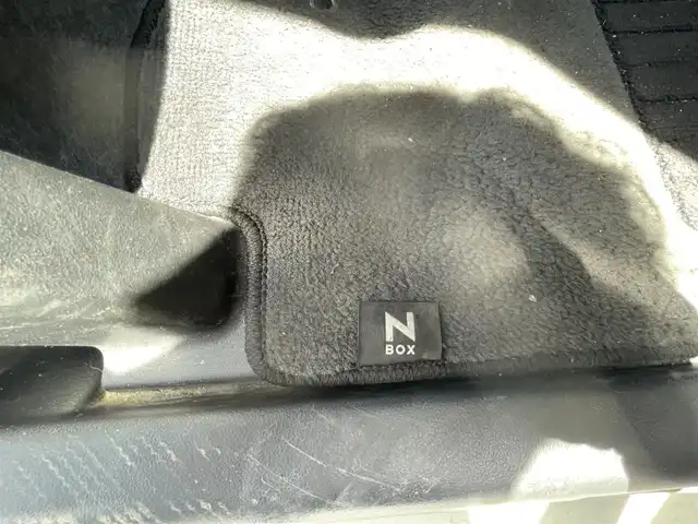 ホンダ Ｎ ＢＯＸ G Lパッケージ 岡山県 2014(平26)年 12.8万km プレミアムホワイトパール (株)IDOMが運営する【じしゃロン岡山店】の自社ローン専用車両になります。こちらは現金またはオートローンご利用時の価格です。自社ローンご希望の方は別途その旨お申付け下さい/純正7インチナビ/Bluetooth/バックカメラ/ワンセグテレビ/CD/DVD/プッシュスタート/ステアリングスイッチ/片側パワスラ/純正フロアマット/社外14インチAW