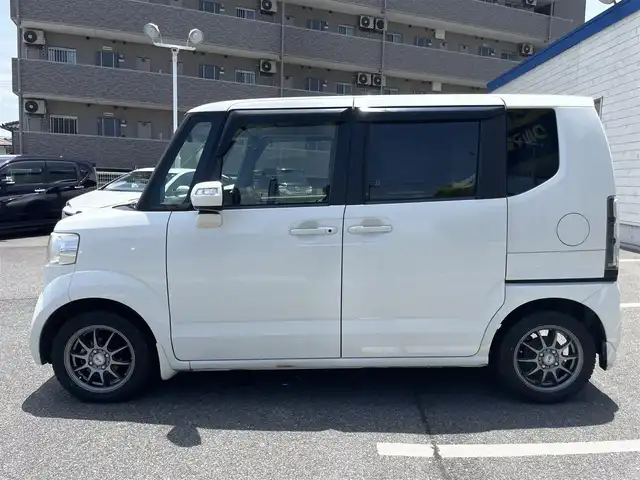ホンダ Ｎ ＢＯＸ G Lパッケージ 岡山県 2014(平26)年 12.8万km プレミアムホワイトパール (株)IDOMが運営する【じしゃロン岡山店】の自社ローン専用車両になります。こちらは現金またはオートローンご利用時の価格です。自社ローンご希望の方は別途その旨お申付け下さい/純正7インチナビ/Bluetooth/バックカメラ/ワンセグテレビ/CD/DVD/プッシュスタート/ステアリングスイッチ/片側パワスラ/純正フロアマット/社外14インチAW