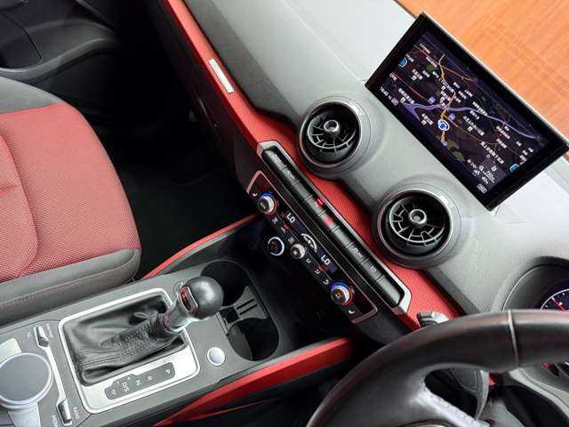 アウディ Ｑ２ ハッシュタグ アニバーサリーリミテッド 千葉県 2018(平30)年 2.7万km グレーＭ 限定車　/ナビゲーションＰＫＧ　/アシスタンスＰＫＧ　/バーチャルコックピット　/ＡＣＣ　/電動リアゲート　/ＬＥＤヘッドライト　/ハイビームアシスト　　/シートＨ　　/ＣａｒＰｌａｙ　/衝突軽減Ｂ　/ＢＳＭ　/ＬＫＡ