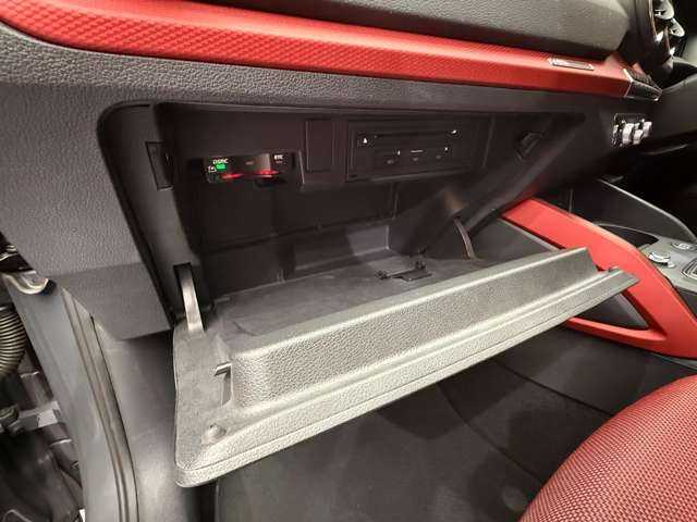 アウディ Ｑ２ ハッシュタグ アニバーサリーリミテッド 千葉県 2018(平30)年 2.7万km グレーＭ 限定車　/ナビゲーションＰＫＧ　/アシスタンスＰＫＧ　/バーチャルコックピット　/ＡＣＣ　/電動リアゲート　/ＬＥＤヘッドライト　/ハイビームアシスト　　/シートＨ　　/ＣａｒＰｌａｙ　/衝突軽減Ｂ　/ＢＳＭ　/ＬＫＡ