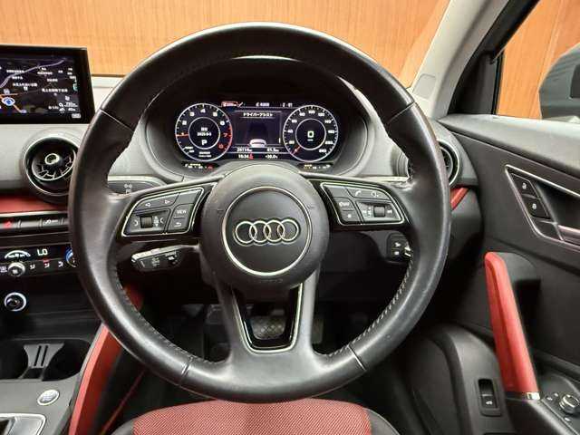 アウディ Ｑ２ ハッシュタグ アニバーサリーリミテッド 千葉県 2018(平30)年 2.7万km グレーＭ 限定車　/ナビゲーションＰＫＧ　/アシスタンスＰＫＧ　/バーチャルコックピット　/ＡＣＣ　/電動リアゲート　/ＬＥＤヘッドライト　/ハイビームアシスト　　/シートＨ　　/ＣａｒＰｌａｙ　/衝突軽減Ｂ　/ＢＳＭ　/ＬＫＡ