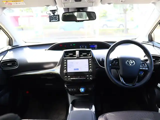 トヨタ プリウス SセーフティプラスⅡ 福島県 2022(令4)年 0.7万km シルバーM  ワ ン オ ー ナ ー/ 純 正 デ ィ ス プ レ イ オ ー デ ィ オ/ 全 方 位 カ メ ラ/ ク ル ー ズ コ ン ト ロ ー ル/ ド ラ イ ブ レ コ ー ダ ー（F・R）/ ス マ ー ト キ ー/ ト ヨ タ セ ー フ テ ィ/ 純 正 L E D ヘ ッ ド ラ イ ト/ 純 正 フ ォ グ ラ ン プ/ 純 正 １ ５ イ ン チ ア ル ミ ホ イ ル/ ブ ラ イ ン ド ス ポ ッ ト モ ニ タ ー/ 新　車　保　証　書/ 取　扱　説　明　書