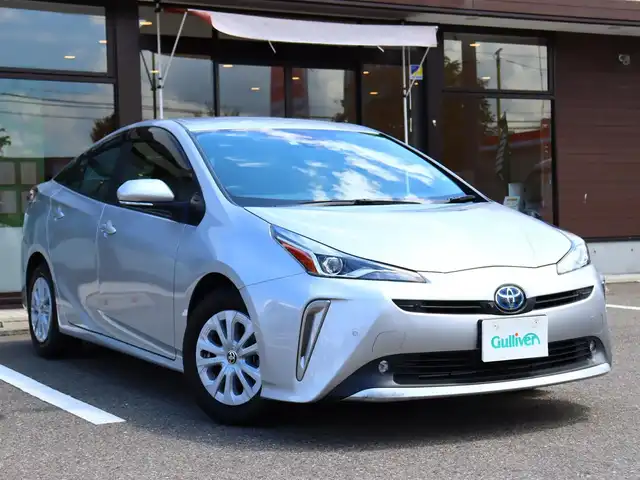 トヨタ プリウス SセーフティプラスⅡ 福島県 2022(令4)年 0.7万km シルバーM  ワ ン オ ー ナ ー/ 純 正 デ ィ ス プ レ イ オ ー デ ィ オ/ 全 方 位 カ メ ラ/ ク ル ー ズ コ ン ト ロ ー ル/ ド ラ イ ブ レ コ ー ダ ー（F・R）/ ス マ ー ト キ ー/ ト ヨ タ セ ー フ テ ィ/ 純 正 L E D ヘ ッ ド ラ イ ト/ 純 正 フ ォ グ ラ ン プ/ 純 正 １ ５ イ ン チ ア ル ミ ホ イ ル/ ブ ラ イ ン ド ス ポ ッ ト モ ニ タ ー/ 新　車　保　証　書/ 取　扱　説　明　書