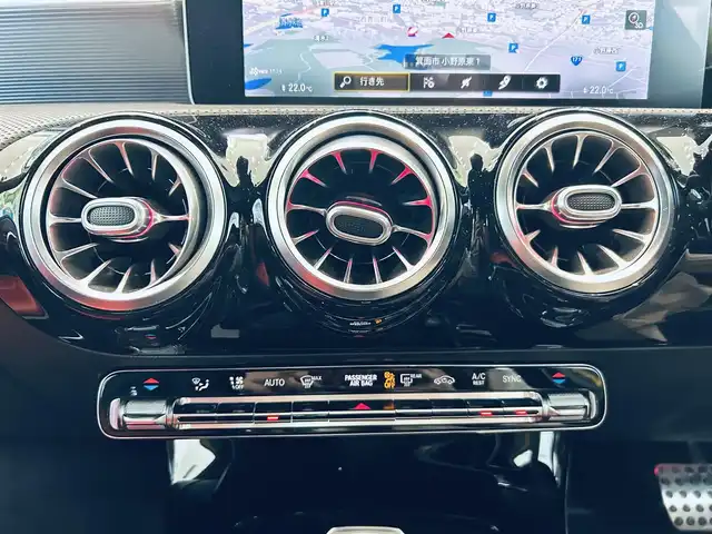 メルセデス・ベンツ Ａ２００ｄ AMGライン 大阪府 2020(令2)年 5.6万km サンイエロー レーダーセーフティP/赤黒革/メモリ付きパワーシート/シートヒーター/純正ナビ/TV/バックカメラ/ACC/純正18インチAW/LEDヘッドライト/アンビエントライト/ブラインドスポット/ワイヤレス充電