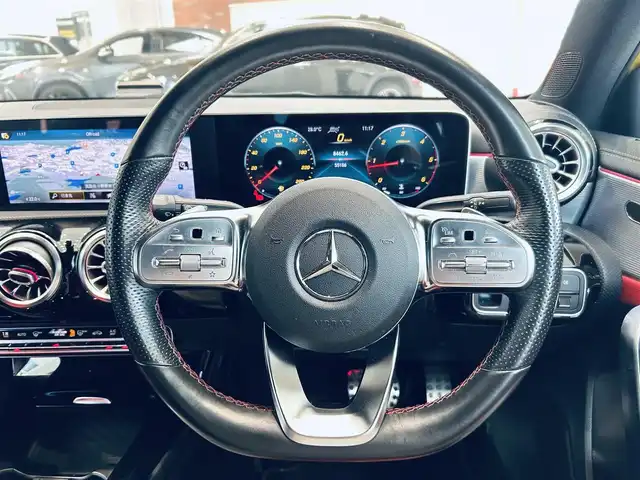 メルセデス・ベンツ Ａ２００ｄ AMGライン 大阪府 2020(令2)年 5.6万km サンイエロー レーダーセーフティP/赤黒革/メモリ付きパワーシート/シートヒーター/純正ナビ/TV/バックカメラ/ACC/純正18インチAW/LEDヘッドライト/アンビエントライト/ブラインドスポット/ワイヤレス充電
