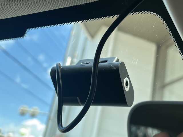 ホンダ ＺＲ－Ｖ ハイブリッド e:HEV Z 静岡県 2023(令5)年 1.9万km プラチナホワイトパール 純正ディスプレイオーディオ/・Bluetooth/・フルセグＴＶ/・ＵＳＢ/・スマホ連携/主要装備/・BOSEプレミアムサウンド/・衝突軽減/・レーンキープ/・追従クルコン/・コーナーセンサー前後/・全方位カメラ/・BSM/・パワーバックドア/・ワイヤレス充電/・ETC2.0/・レザーシート/・パワーシート/・シートヒーター/・ハンドルヒーター/・純正フロアマット/・純正アルミホイール