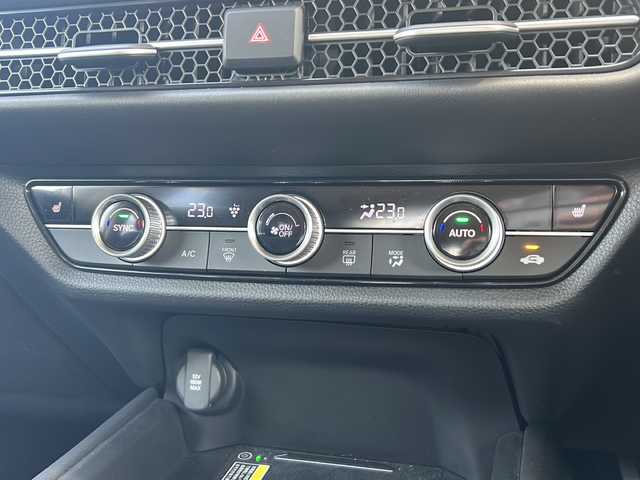 ホンダ ＺＲ－Ｖ ハイブリッド e:HEV Z 静岡県 2023(令5)年 1.9万km プラチナホワイトパール 純正ディスプレイオーディオ/・Bluetooth/・フルセグＴＶ/・ＵＳＢ/・スマホ連携/主要装備/・BOSEプレミアムサウンド/・衝突軽減/・レーンキープ/・追従クルコン/・コーナーセンサー前後/・全方位カメラ/・BSM/・パワーバックドア/・ワイヤレス充電/・ETC2.0/・レザーシート/・パワーシート/・シートヒーター/・ハンドルヒーター/・純正フロアマット/・純正アルミホイール