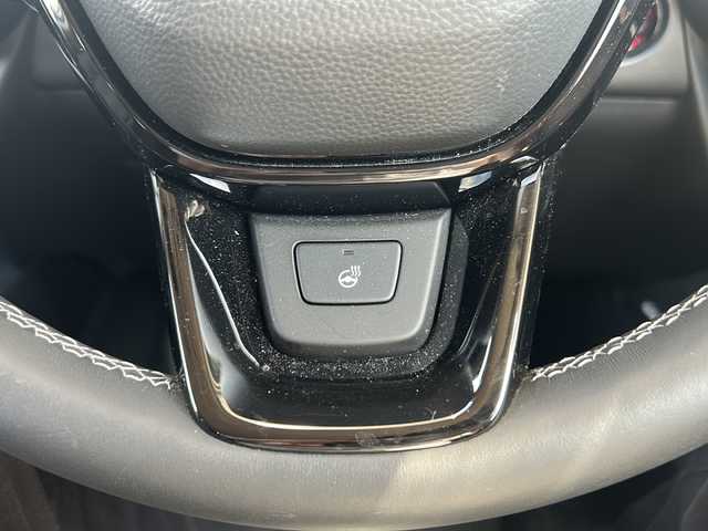 ホンダ ＺＲ－Ｖ ハイブリッド e:HEV Z 静岡県 2023(令5)年 1.9万km プラチナホワイトパール 純正ディスプレイオーディオ/・Bluetooth/・フルセグＴＶ/・ＵＳＢ/・スマホ連携/主要装備/・BOSEプレミアムサウンド/・衝突軽減/・レーンキープ/・追従クルコン/・コーナーセンサー前後/・全方位カメラ/・BSM/・パワーバックドア/・ワイヤレス充電/・ETC2.0/・レザーシート/・パワーシート/・シートヒーター/・ハンドルヒーター/・純正フロアマット/・純正アルミホイール