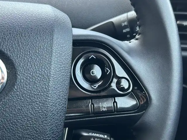 トヨタ プリウス S 静岡県 2020(令2)年 4.6万km アティチュードブラックマイカ 後期型/トヨタセーフティセンス/ケンウッドナビ/ＢＴオーディオ/ＣＤ再/バックカメラ/ＥＴＣ/ドアバイザー/レーダークルーズ/ＰＫＳＢ/ＬＥＤヘッドライト/ボンネット＆ルーフラッピング済み/スマートキー２本
