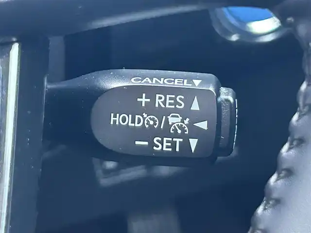 トヨタ プリウス S 静岡県 2020(令2)年 4.6万km アティチュードブラックマイカ 後期型/トヨタセーフティセンス/ケンウッドナビ/ＢＴオーディオ/ＣＤ再/バックカメラ/ＥＴＣ/ドアバイザー/レーダークルーズ/ＰＫＳＢ/ＬＥＤヘッドライト/ボンネット＆ルーフラッピング済み/スマートキー２本