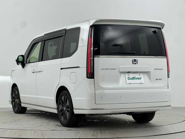 ホンダ ステップワゴン スパーダ eHEV 熊本県 2022(令4)年 3万km プラチナホワイトパール 純正11.4インチメモリーナビゲーション/・フルセグTV/CD/DVD/SD/Bluetooth/純正フリップダウンモニター/バックカメラ/前後ドライブレコーダー/ビルトインETC/両側パワースライドドア/電子パーキングブレーキ/BRAKE HOLD機能/パワーテールゲート/後席エアコン/ハーフレザーシート/DN席シートヒーター/2列目オットマン/後席サンシェード/ISOFIX対応/パドルシフト/革巻きステアリング/ステアリングリモコン/純正16インチアルミホイール/純正LEDヘッドライト/・オートマチックハイビーム/純正LEDフォグランプ/純正フロアマット/純正ドアバイザ―/新車保証書/スペアキー１本/ホンダセンシング/・アダプティブクルーズコントロール/・衝突被害軽減ブレーキ/・先行車発進お知らせ機能/・路外逸脱抑制機能/・ブラインドスポットインフォメーション/・標識認識機能/・パーキングセンサーシステム