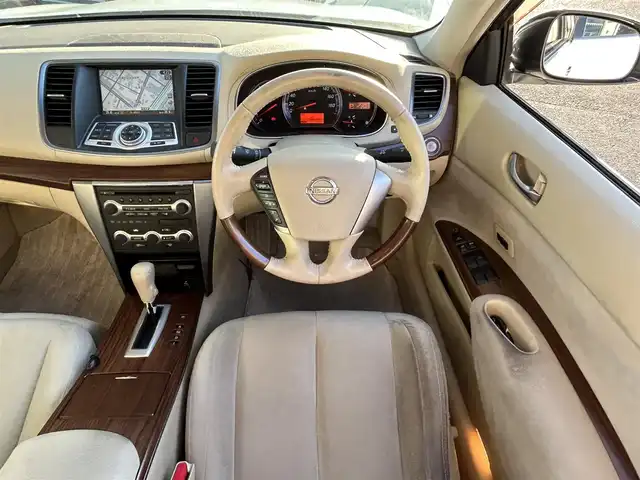 日産 ティアナ 250XV 宮城県 2008(平20)年 3.8万km ホワイトパール ・純正ナビ/（フルセグTV/Bluetooth/CD/DVD/AUX)/・バックカメラ/・前席パワーシート/・運転席メモリーシート/・助手席オットマン/・電動格納ウィンカーミラー/・HIDライト/・フロントフォグランプ/・オートライト/・革ステアリング/・ステアリングスイッチ/・ETC/・ISOFIX/・リアプライバシーガラス/・バイザー/・純正17インチアルミホイール/・Wエアバッグ/ABS/・フロアマット/・スマートキー/・スペアキー×1/・保証書/・取扱説明書