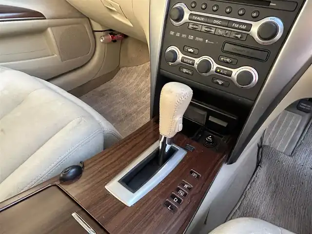 日産 ティアナ 250XV 宮城県 2008(平20)年 3.8万km ホワイトパール ・純正ナビ/（フルセグTV/Bluetooth/CD/DVD/AUX)/・バックカメラ/・前席パワーシート/・運転席メモリーシート/・助手席オットマン/・電動格納ウィンカーミラー/・HIDライト/・フロントフォグランプ/・オートライト/・革ステアリング/・ステアリングスイッチ/・ETC/・ISOFIX/・リアプライバシーガラス/・バイザー/・純正17インチアルミホイール/・Wエアバッグ/ABS/・フロアマット/・スマートキー/・スペアキー×1/・保証書/・取扱説明書