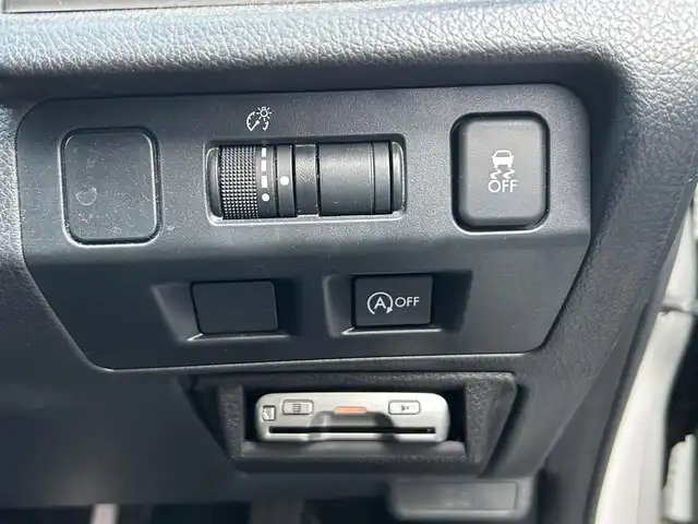 スバル インプレッサ Ｇ４ 2．0i アイサイト 長崎県 2015(平27)年 2.2万km クリスタルホワイトP ワンオーナー/社外メモリナビ/Bluetooth/ワンセグテレビ/バックカメラ/衝突軽減システム/アイドリングストップ/純正16インチAW/クルーズコントロール/パドルシフト/オートライト/ETC