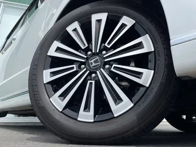ホンダ ステップワゴン スパーダ プレミアムライン 神奈川県 2022(令4)年 2.6万km プラチナホワイトパール 純正ナビ11.4インチ/CD/DVD/Blueearth/全方位カメラ/電動リアゲート/ETC/パドルシフト/両側パワースライドドア/シートヒーター/ドアバイザー/BSM/ドライブレコーダー前後/ハーフレザーシート/スペアーキー/USB端子