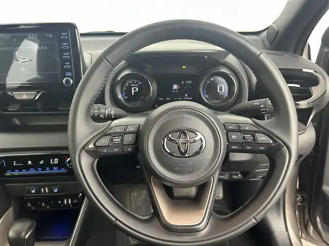 トヨタ ヤリス Z 道央・札幌 2021(令3)年 1.2万km ブラック/アバンギャルドブロンズメタリック ・４WD/・寒冷地仕様/・純正ディスプレイオーディオ/　BT/USB/miracast/・ビルトインETC/・トヨタセーフティセンス/・プリクラッシュセーフティ/・レーダークルーズコントロール/・レーントレーシングアシスト/・ブラインドスポットモニター/・クリアランスソナー/・リヤクロストラフィックアラート/・パーキングサポートブレーキ/・ロードサインアシスト/・オートハイビーム/・前席シートヒーター/・LEDヘッドライト/・フォグライト/・オートライト/・プッシュスタート/・スマートキー/・純正フロアマット/・ドアバイザー