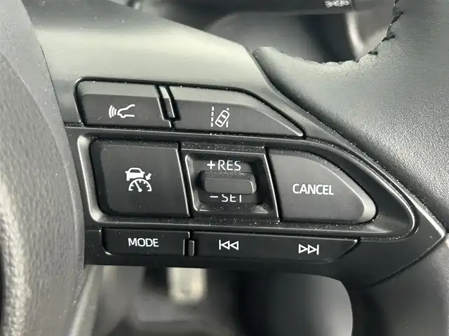 トヨタ ヤリス Z 道央・札幌 2021(令3)年 1.2万km ブラック/アバンギャルドブロンズメタリック ・４WD/・寒冷地仕様/・純正ディスプレイオーディオ/　BT/USB/miracast/・ビルトインETC/・トヨタセーフティセンス/・プリクラッシュセーフティ/・レーダークルーズコントロール/・レーントレーシングアシスト/・ブラインドスポットモニター/・クリアランスソナー/・リヤクロストラフィックアラート/・パーキングサポートブレーキ/・ロードサインアシスト/・オートハイビーム/・前席シートヒーター/・LEDヘッドライト/・フォグライト/・オートライト/・プッシュスタート/・スマートキー/・純正フロアマット/・ドアバイザー