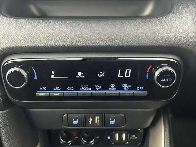 トヨタ ヤリス Z 道央・札幌 2021(令3)年 1.2万km ブラック/アバンギャルドブロンズメタリック ・４WD/・寒冷地仕様/・純正ディスプレイオーディオ/　BT/USB/miracast/・ビルトインETC/・トヨタセーフティセンス/・プリクラッシュセーフティ/・レーダークルーズコントロール/・レーントレーシングアシスト/・ブラインドスポットモニター/・クリアランスソナー/・リヤクロストラフィックアラート/・パーキングサポートブレーキ/・ロードサインアシスト/・オートハイビーム/・前席シートヒーター/・LEDヘッドライト/・フォグライト/・オートライト/・プッシュスタート/・スマートキー/・純正フロアマット/・ドアバイザー