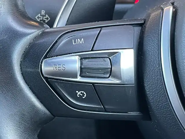 ＢＭＷ ３２０ｉ グランツーリスモ Mスポーツ 鹿児島県 2015(平27)年 8.2万km 白 禁煙車/純正ナビ/Bluetooth/CD/DVD/バックカメラ/ETC/USB入力端子/パワーシート/ドライブレコーダー/社外フロアマット/横滑り防止装置/レーンキープアシスト/オートライト/保証書/取扱説明書