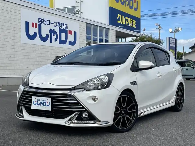 トヨタ アクア G G’s 佐賀県 2015(平27)年 12.4万km ライムホワイトパールクリスタルシャイン こちらは現金またはオートローンご利用時の価格です/自社ローンご希望の方は別途その旨お申付け下さい/禁煙車　/ライムホワイト　/専用フロントバンパー　/専用ＬＥＤライト　/専用シート　/専用１７インチアルミ　/純正ナビ ＴＶ ＢＴオーディオ ＤＶＤ ＣＤ　/バックカメラ　/ビルトインＥＴＣ