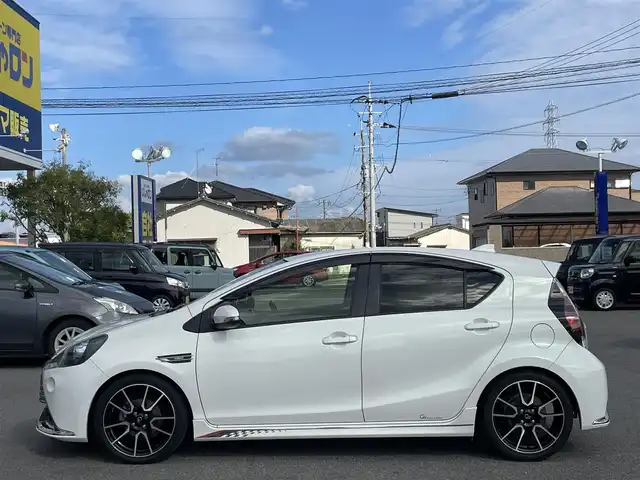 トヨタ アクア G G’s 佐賀県 2015(平27)年 12.4万km ライムホワイトパールクリスタルシャイン こちらは現金またはオートローンご利用時の価格です/自社ローンご希望の方は別途その旨お申付け下さい/禁煙車　/ライムホワイト　/専用フロントバンパー　/専用ＬＥＤライト　/専用シート　/専用１７インチアルミ　/純正ナビ ＴＶ ＢＴオーディオ ＤＶＤ ＣＤ　/バックカメラ　/ビルトインＥＴＣ