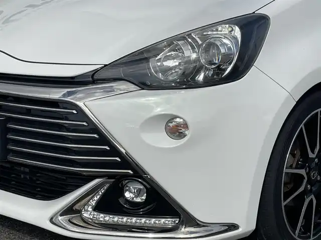 トヨタ アクア G G’s 佐賀県 2015(平27)年 12.4万km ライムホワイトパールクリスタルシャイン こちらは現金またはオートローンご利用時の価格です/自社ローンご希望の方は別途その旨お申付け下さい/禁煙車　/ライムホワイト　/専用フロントバンパー　/専用ＬＥＤライト　/専用シート　/専用１７インチアルミ　/純正ナビ ＴＶ ＢＴオーディオ ＤＶＤ ＣＤ　/バックカメラ　/ビルトインＥＴＣ