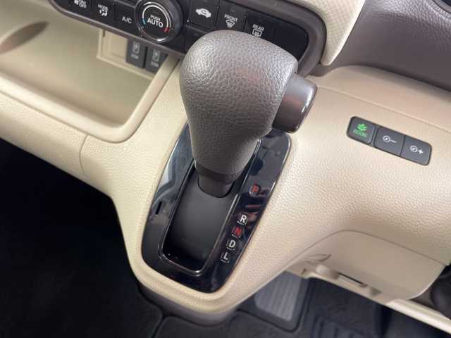 ホンダ Ｎ ＢＯＸ G L ホンダセンシング 岐阜県 2020(令2)年 5.8万km プラチナホワイトパール 社外7インチSDナビ【NXR16II】/FM AM/USB/Bluetooth/CD DVD/AUX/ステアリングリモコン/ビルトインETC/シートヒーター(D/N席)/LEDヘッドライト/オートライト/プッシュスタート/スマートキー/スペアキー有り/レーダークルーズコントロール/レーンキープアシスト/車線逸脱警報/衝突被害軽減機能/横滑り防止装置/ドアバイザー/純正フロアマット/電動格納ミラー/片側パワースライドドア