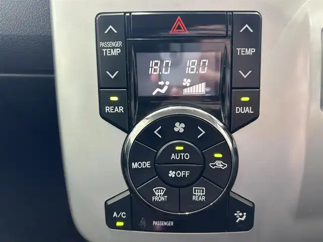 トヨタ ノア X スペシャルエディション 沖縄県 2013(平25)年 7万km ホワイトパールクリスタルシャイン (株)IDOMが運営する【じしゃロンコザ店】の自社ローン専用車両になりますこちらは現金またはオートローンご利用時の価格です。自社ローンご希望の方は別途その旨お申付け下さい/純正ナビ　/フルセグＴＶ/Ｂｌｕｅｔｏｏｔｈ接続　/バックカメラ　/両側パワースライドドア　/純正フロアマット　/純正アルミホイール　/オートライト　/キセノンライト　/プッシュスタート　/スマートキー