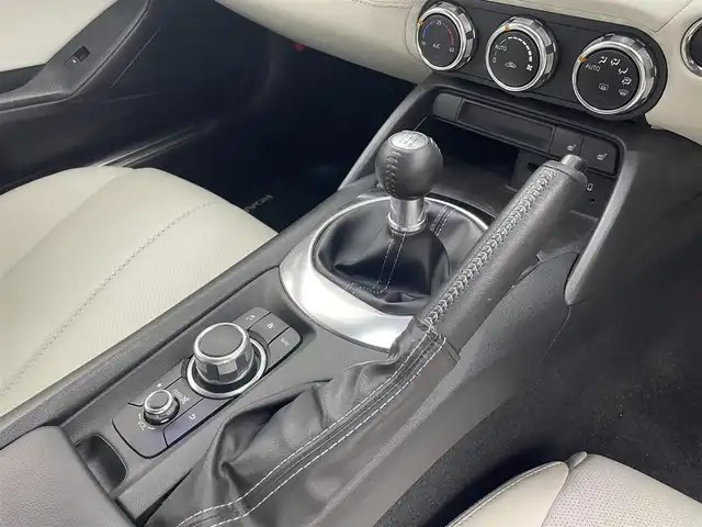 マツダ ロードスター S レザーPKG ホワイトセレクション 埼玉県 2021(令3)年 2.3万km マシーングレープレミアムM 純正ナビ/ CD DVD 地デジTV Bluetooth/バックカメラ/スマートシティーブレーキサポート/レーンキープアシスト/クルーズコントロール/クリアランスソナー /ホワイトナッパレザーシート/シートヒーター /LEDオートライト/ETC