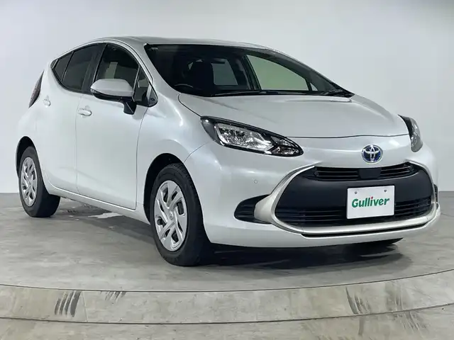 トヨタ アクア G 福岡県 2021(令3)年 4.7万km プラチナホワイトパールマイカ 禁煙車/純正ディスプレイオーディオ/・AM/FM/BT/フルセグTV/・バックモニター/トヨタセーフティセンス/前方ドライブレコーダー/ETC/AC100V/スマートキー/・プッシュスタート/ステアリングリモコン/純正フロアマット