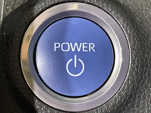 トヨタ アクア G 福岡県 2021(令3)年 4.7万km プラチナホワイトパールマイカ 禁煙車/純正ディスプレイオーディオ/・AM/FM/BT/フルセグTV/・バックモニター/トヨタセーフティセンス/前方ドライブレコーダー/ETC/AC100V/スマートキー/・プッシュスタート/ステアリングリモコン/純正フロアマット