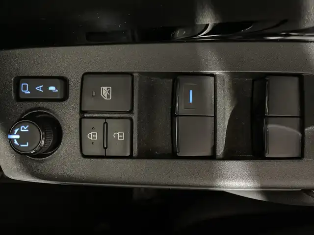 トヨタ アクア G 福岡県 2021(令3)年 4.7万km プラチナホワイトパールマイカ 禁煙車/純正ディスプレイオーディオ/・AM/FM/BT/フルセグTV/・バックモニター/トヨタセーフティセンス/前方ドライブレコーダー/ETC/AC100V/スマートキー/・プッシュスタート/ステアリングリモコン/純正フロアマット