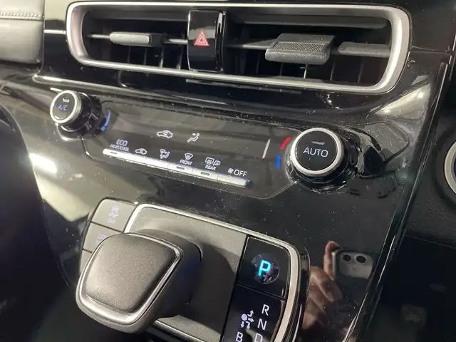 トヨタ アクア G 福岡県 2021(令3)年 4.7万km プラチナホワイトパールマイカ 禁煙車/純正ディスプレイオーディオ/・AM/FM/BT/フルセグTV/・バックモニター/トヨタセーフティセンス/前方ドライブレコーダー/ETC/AC100V/スマートキー/・プッシュスタート/ステアリングリモコン/純正フロアマット