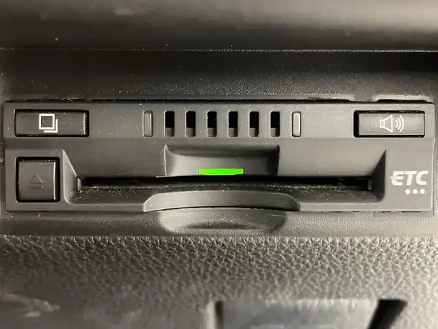 トヨタ アクア G 福岡県 2021(令3)年 4.7万km プラチナホワイトパールマイカ 禁煙車/純正ディスプレイオーディオ/・AM/FM/BT/フルセグTV/・バックモニター/トヨタセーフティセンス/前方ドライブレコーダー/ETC/AC100V/スマートキー/・プッシュスタート/ステアリングリモコン/純正フロアマット