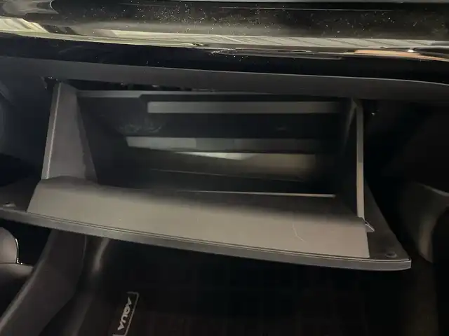 トヨタ アクア G 福岡県 2021(令3)年 4.7万km プラチナホワイトパールマイカ 禁煙車/純正ディスプレイオーディオ/・AM/FM/BT/フルセグTV/・バックモニター/トヨタセーフティセンス/前方ドライブレコーダー/ETC/AC100V/スマートキー/・プッシュスタート/ステアリングリモコン/純正フロアマット